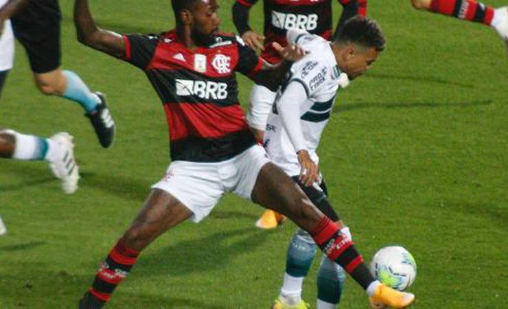 Arrascaeta marca, Flamengo bate Coritiba e vence a primeira no Brasileiro