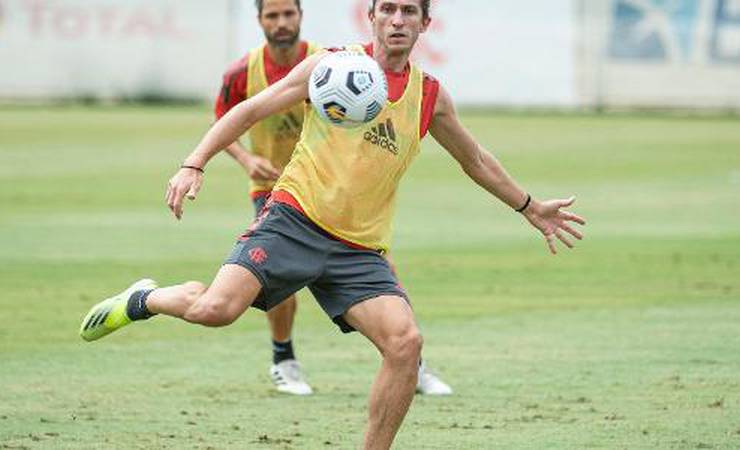 Técnico revela como 'leitura' de Filipe Luís pesou em vitória do Flamengo