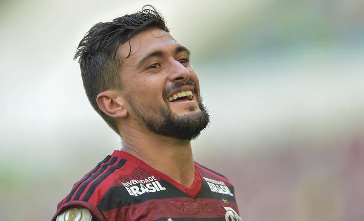 Arrascaeta atribui "jogo mágico" pelo Fla a seu posicionamento com Jesus