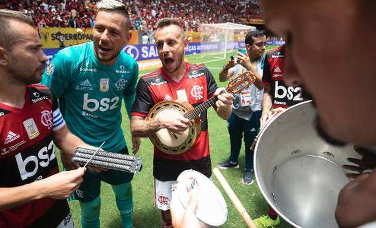 Rafinha puxa a fila e gera expectativa positiva por Torrent no Flamengo
