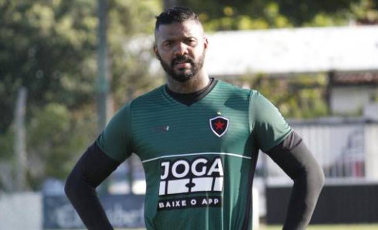 'O que o Flamengo sofreu, Corinthians está sofrendo', diz goleiro Felipe