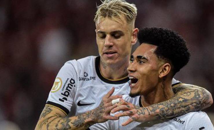 Corinthians carimba faixa do Flamengo e garante vaga direta na Libertadores