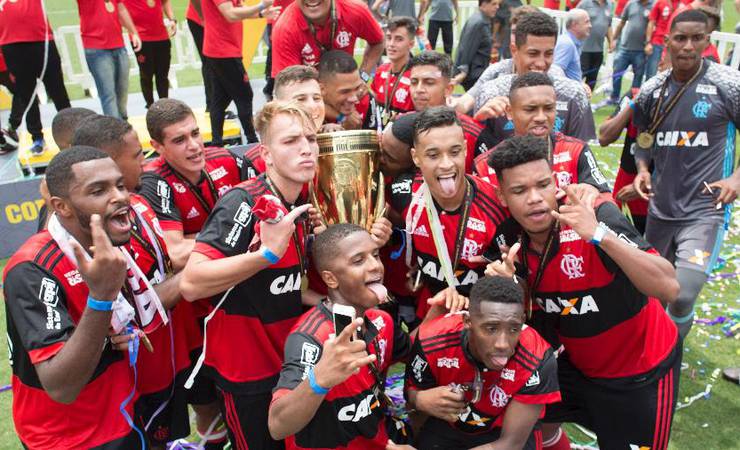 Flamengo tenta inscrição fora do prazo para disputar Copinha e Carioca