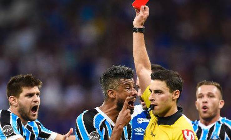 Árbitro de SP x Fla foi afastado no 1º turno e quase 'apanhou' de Sampaoli