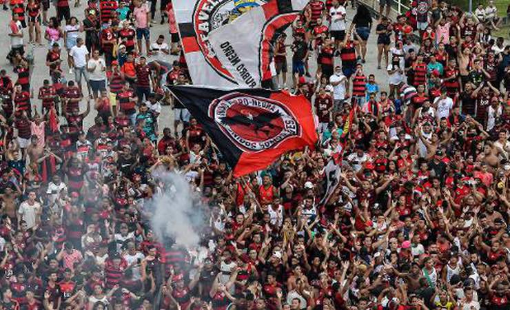 Mauro Cezar: As pessoas vão deixar de se aglomerar se não tiver futebol?