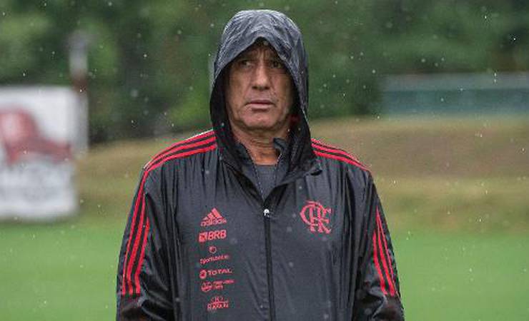 Renato comanda treino no Flamengo e esfria rumores de demissão