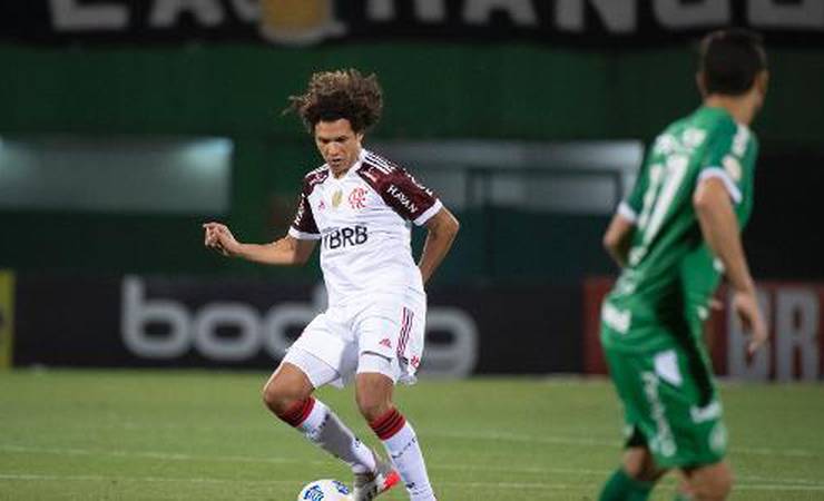 Arão fala em "empate horrível" e detona juiz após empate do Fla: "Série B"