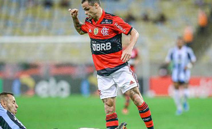 Rafinha agradece mensagem de organizada do Fla após ofensas: 'Respeito'