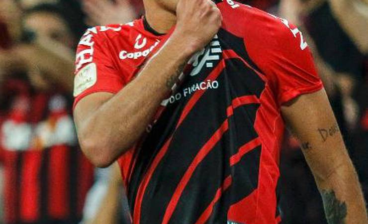 Procurado por Fla, B. Guimarães diz que prioridade é futebol europeu