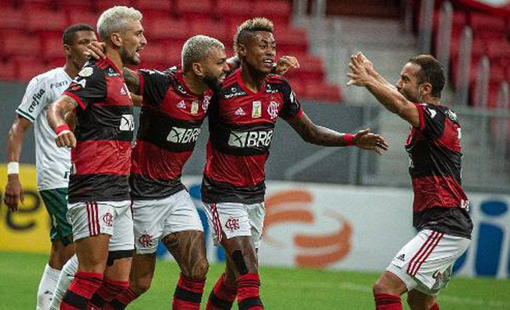 Não é tão simples mexer no quarteto ofensivo histórico do Flamengo