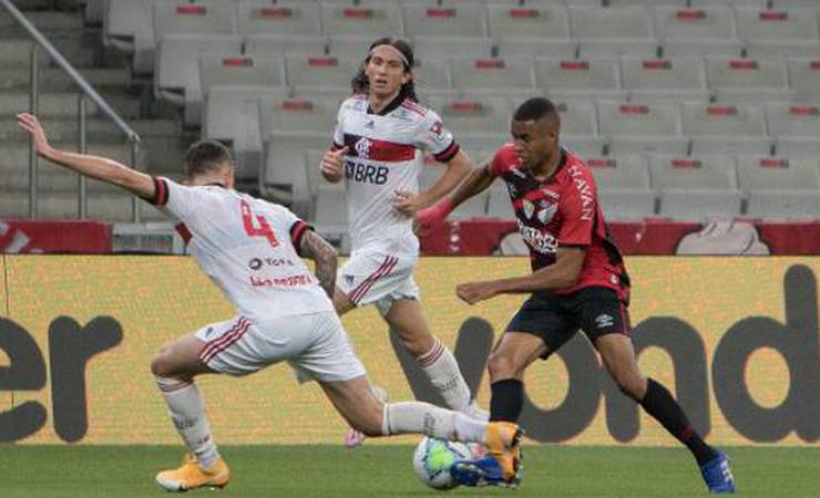 Com Domènec, Flamengo vem sofrendo mais gols e liga sinal de alerta