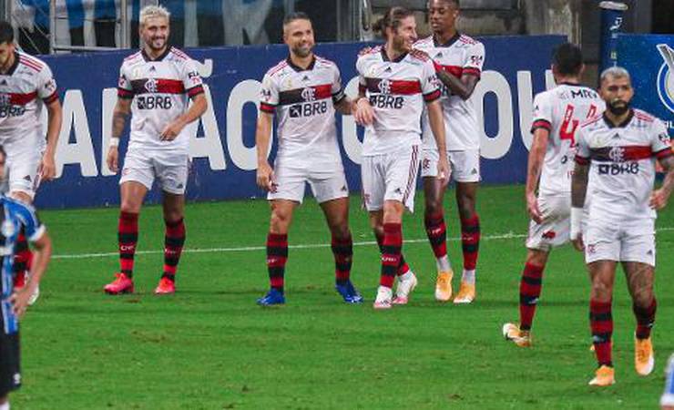 Flamengo revive 2019 em nove minutos contra Grêmio e volta acreditar no bi