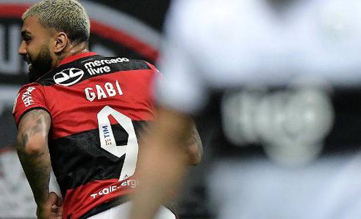 Gabigol celebra goleada do Fla: 'Gigante atropelando mais um'