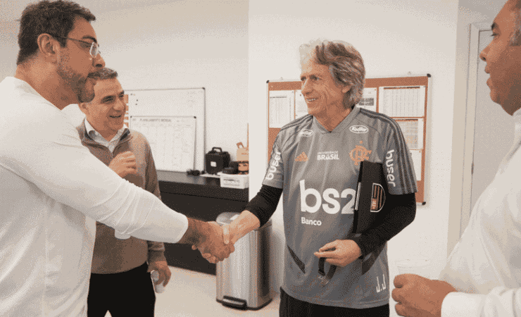 Flamengo publica foto de visita de Bretas e discussão política volta à tona