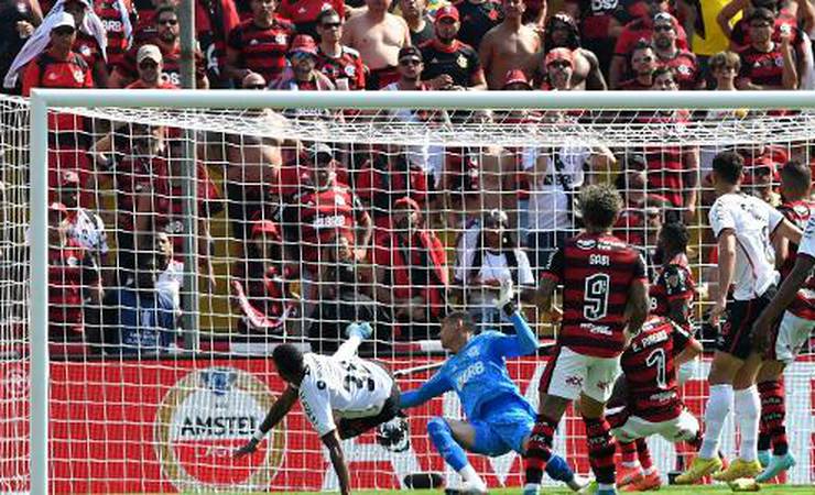 Santos acaba com pesadelo do Flamengo e resolve problema no gol