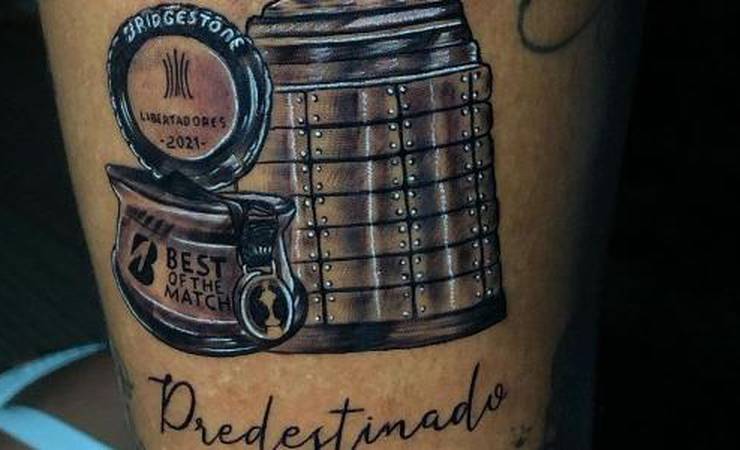 Deyverson rechaça provocação a Gabigol com tattoo: 'Ele está acima de mim'