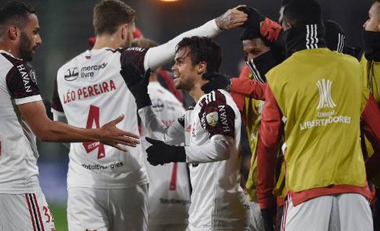 Flamengo segura Defensa y Justicia e arranca vitória em estreia de Renato