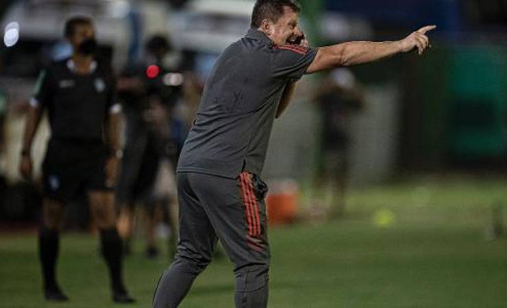 Flamengo repete time da estreia contra o Volta Redonda; veja as escalações