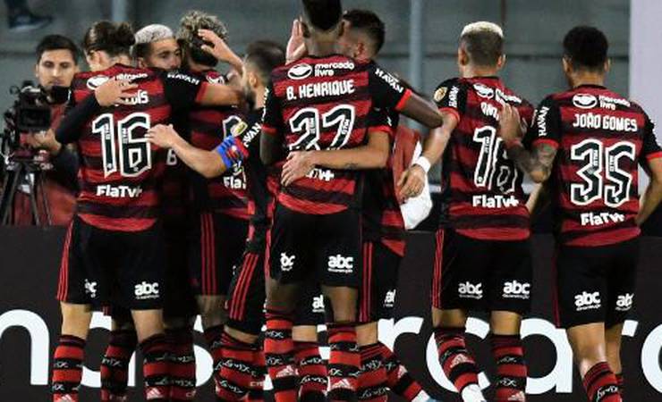 Flamengo vive altos e baixos e busca identidade entre falhas e lampejos