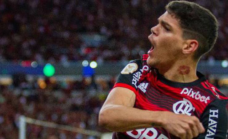 Flamengo bate Cuiabá, vence a primeira com Dorival e alivia a pressão