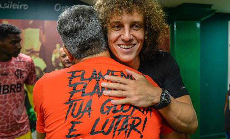 David Luiz chega ao Allianz Parque para acompanhar Flamengo e Palmeiras