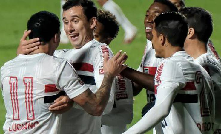 SPFC, Corinthians, Santos, Flamengo; os jogos de domingo e onde assistir