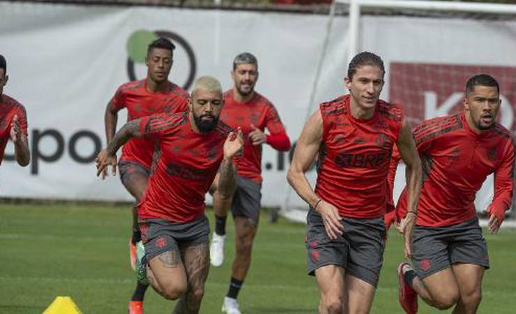 Flamengo divulga lista de relacionados para jogo contra o Corinthians