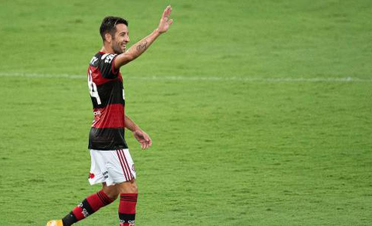Isla e Matheuzinho ganham força e mostram prestígio em Flamengo sem Rafinha