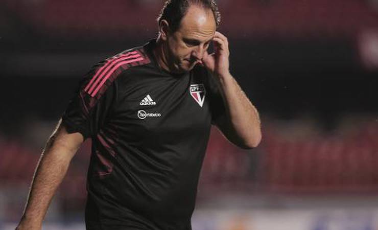 Rocha: A estranha gestão de carreira de Rogério Ceni