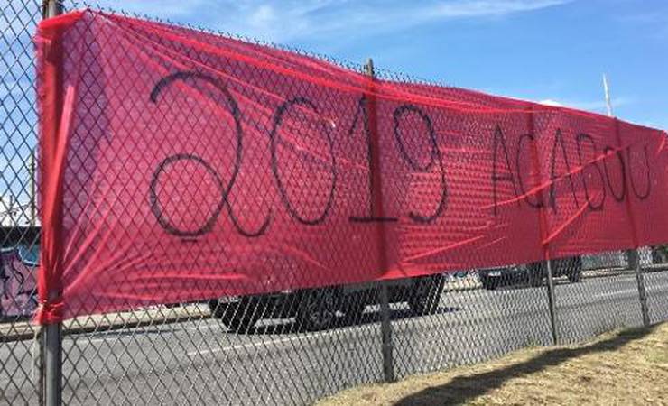 Organizada do Flamengo protesta antes de duelo com Ceará: "2019 acabou"