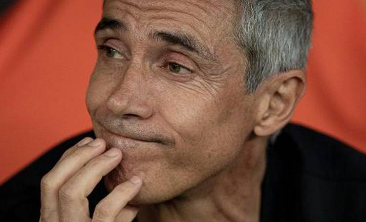 Flamengo freta jato para Paulo Sousa e comissão técnica após demissão