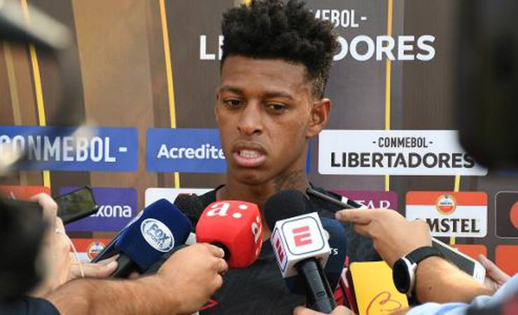 Flamengo mira empréstimo do zagueiro Robson Bambu, do Nice