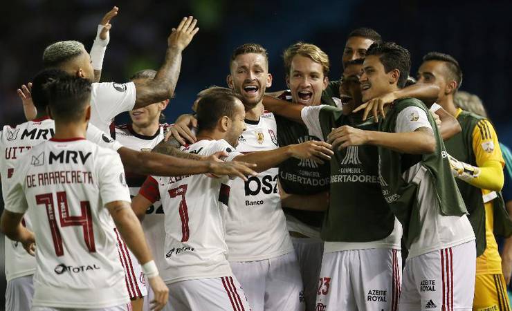 E. Ribeiro vive noite de artilheiro e Fla vence na estreia da Libertadores