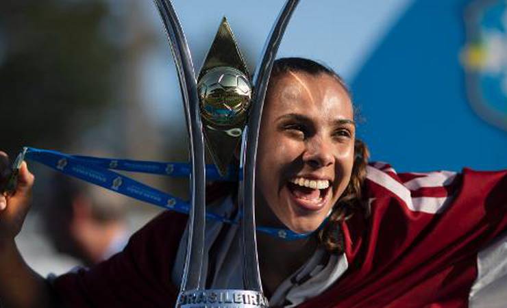 Coronavírus: negociação entre clubes e atletas esqueceu futebol feminino