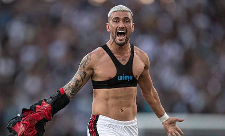 Arrascaeta marca no fim, e Fla vence o Vasco em clássico de golaços