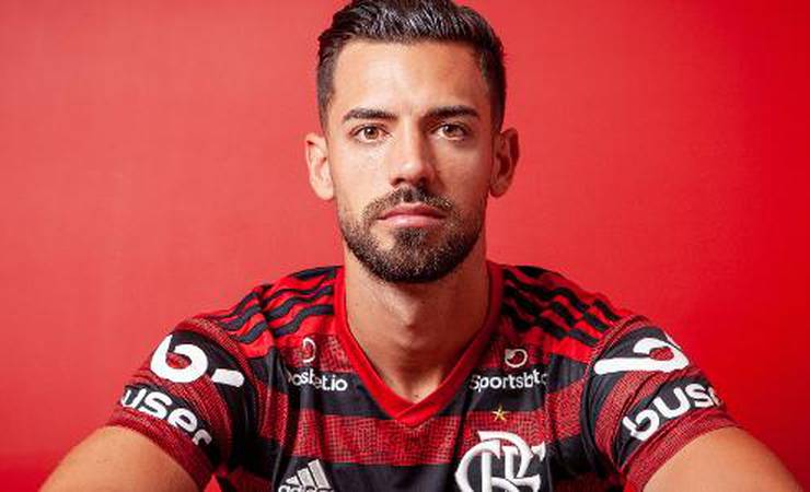 Ex-Flamengo, Pablo Marí é operado após ataque e ficará dois meses afastado