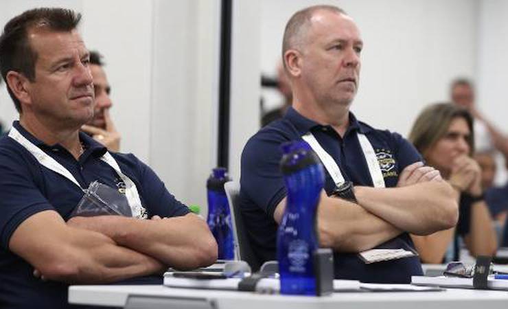 Conheça nova regra da Fifa que protege técnicos contra clubes que não pagam