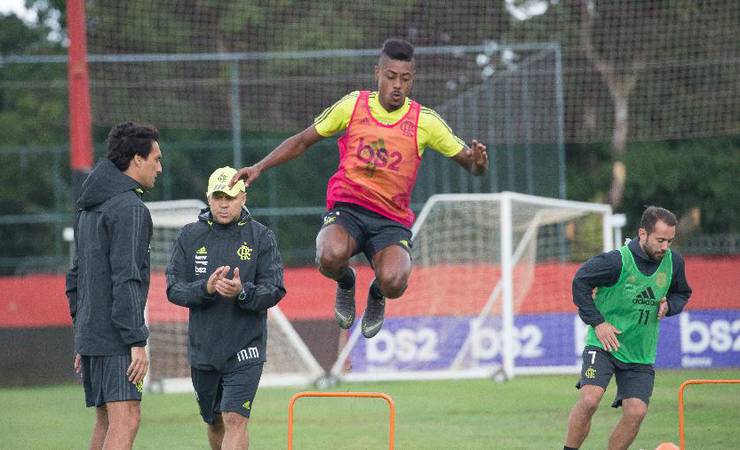 Bruno Henrique brinca com rigor de Jesus no Fla: "caixinha está vazia"