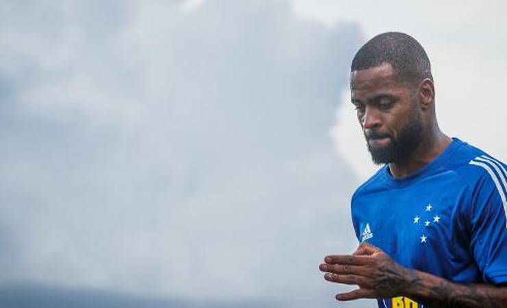 Cruzeiro deve estafe de Dedé após bônus de R$2,2 mi que inclui 'não' ao Fla