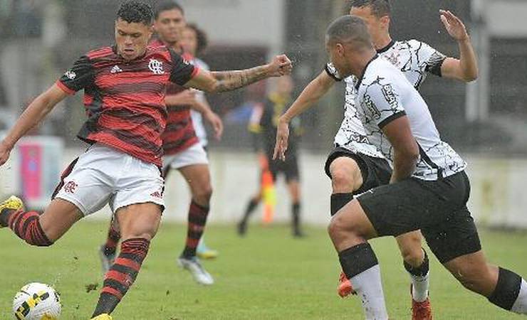 Corinthians bate Flamengo e pega o Palmeiras na final do Brasileiro sub-20