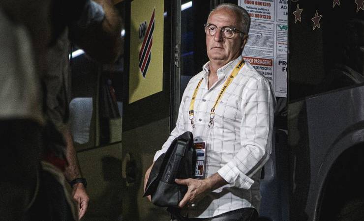 Dorival Júnior elogia e vê Flamengo no caminho de Real e Barcelona