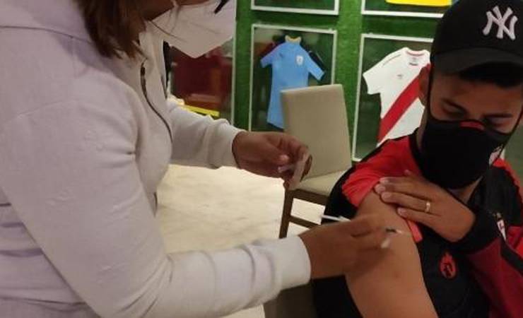Como o Atlético-GO vai receber a 2ª dose da vacina? Conmebol cria logística