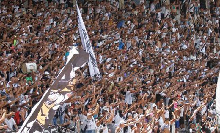 À véspera da semifinal, Vasco faz treino aberto com São Januário lotado