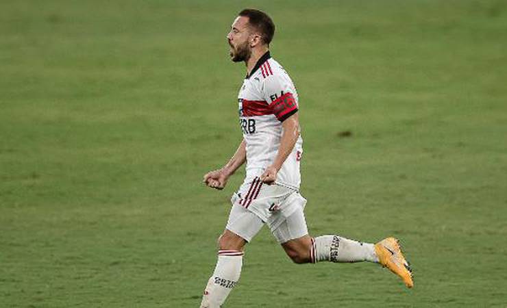Éverton Ribeiro está perto de igualar seu recorde de gols pelo Flamengo