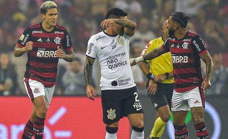Rivais relembram Fagner e Vital vascaínos e zoam vice para o Flamengo