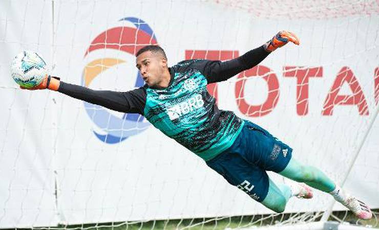 De 4ª opção a titular do Fla, Gabriel tem pai ex-goleiro como inspiração