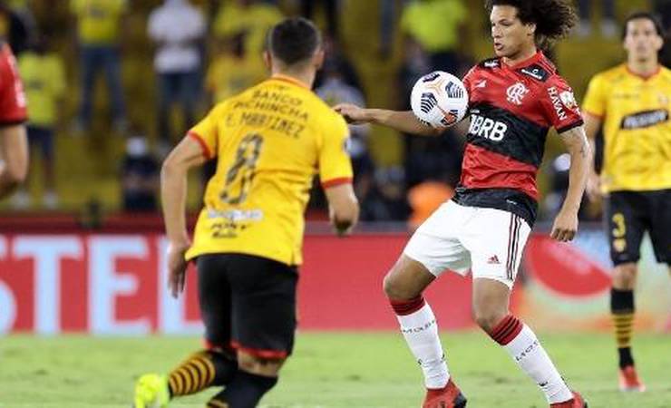 Coutinho: cada vez mais eficiente, Arão colhe os frutos do retorno ao meio