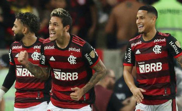 Flamengo vence de novo, elimina o Corinthians e vai à semi da Libertadores