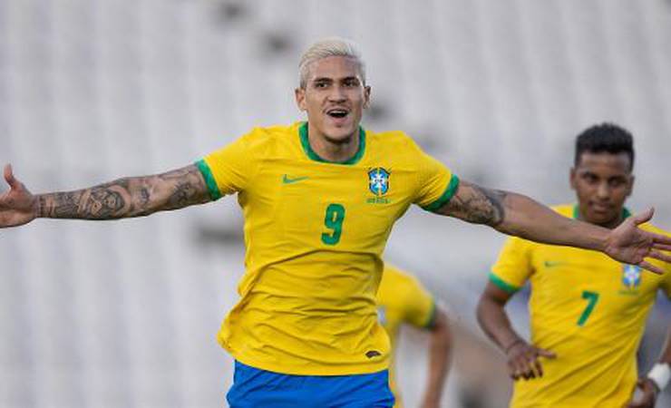Embalado na seleção, Pedro volta ao Flamengo mirando sequência como titular