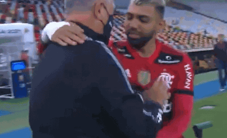 Gabigol se desculpa com Felipão, mas treta com Borja em novo Fla x Grêmio